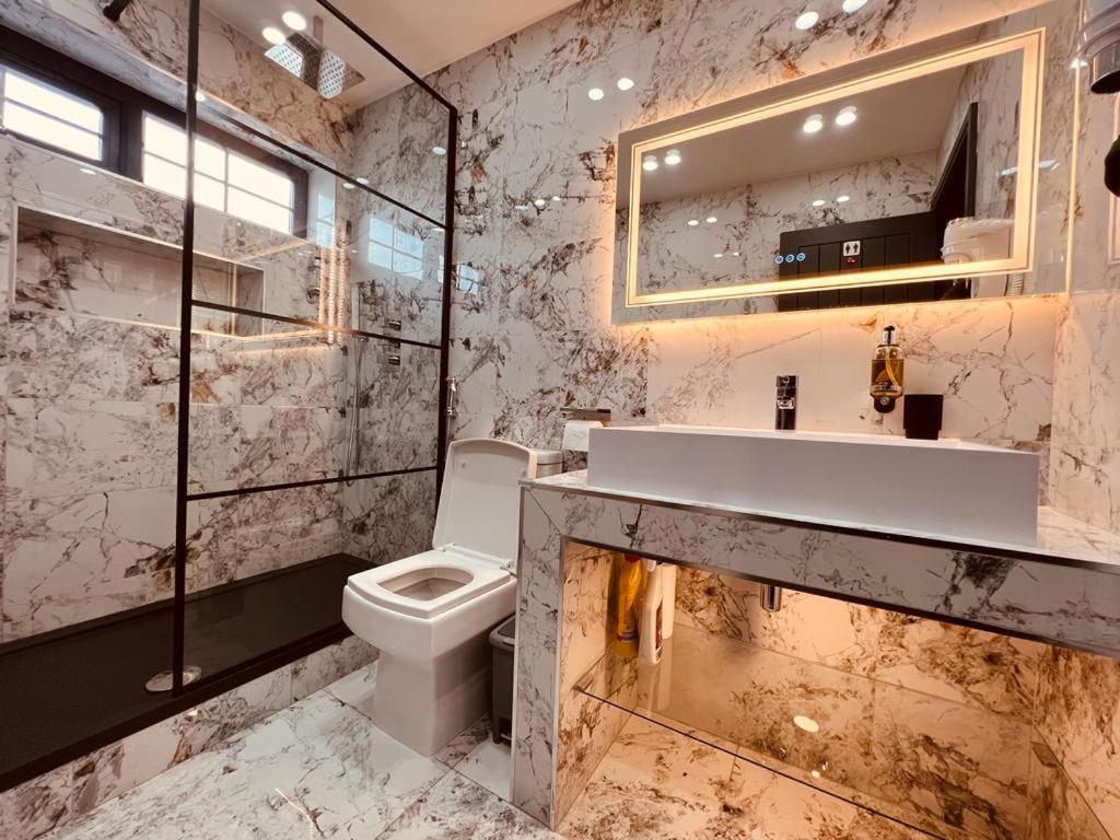 Urban Escape *4 Bedroom House* With Free Parking Birmingham Bagian luar foto