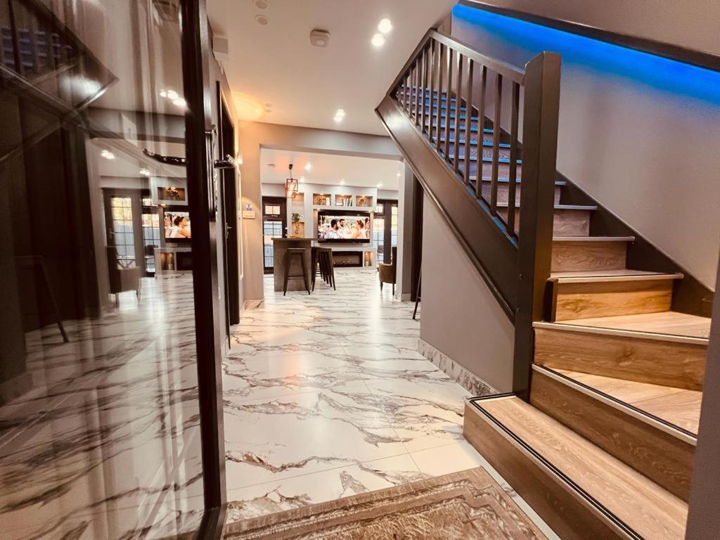 Urban Escape *4 Bedroom House* With Free Parking Birmingham Bagian luar foto